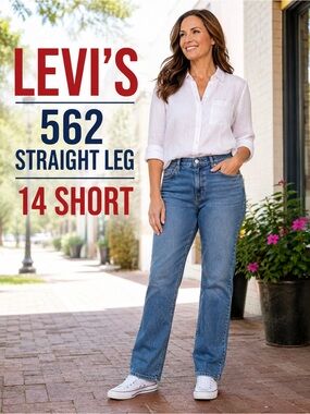 Levi’s 562 Straight Leg Jeans Women’s Size 14 Short Blue Denim 33.5x29